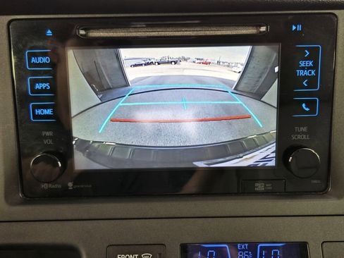 Used 2015 Toyota Sienna XLE w/ XLE Navigation Package image 18
