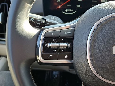 Used 2024 Kia Sorento SX image 22