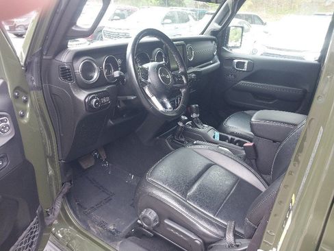 Used 2022 Jeep Wrangler Unlimited Sahara w/ Cold Weather Group AWD/4WD image 9