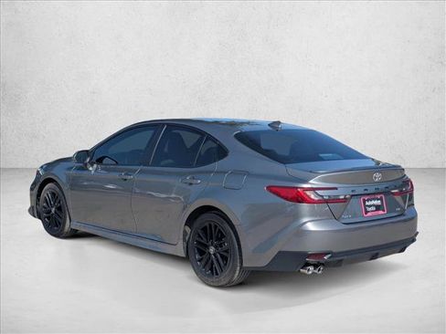 Used 2025 Toyota Camry SE FWD image 8