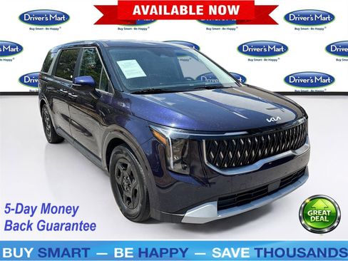 Used 2025 Kia Carnival FWD image 1