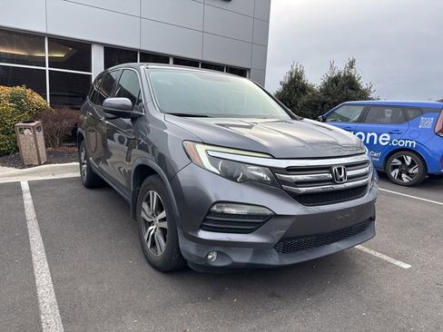 Used 2017 Honda Pilot EX image 1
