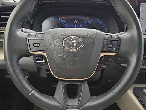Used 2023 Toyota Crown w/ Advanced Technology Package AWD/4WD image 10