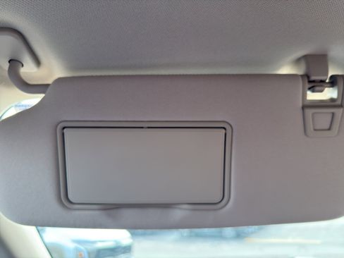 Used 2020 Ford Explorer XLT w/ Equipment Group 202A image 25