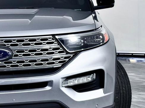 Used 2020 Ford Explorer Limited w/ Class III Trailer Tow Package AWD/4WD image 6