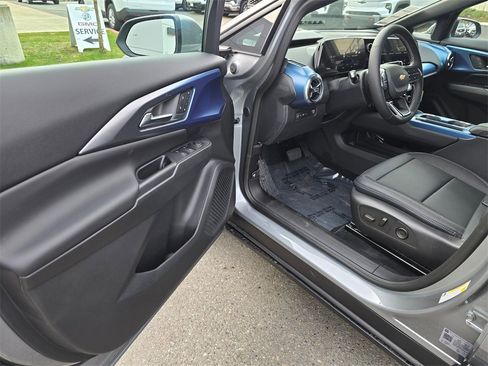 New 2026 Chevrolet Equinox EV LT image 21