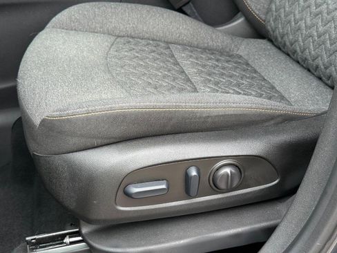 Used 2023 Chevrolet Equinox LT image 24