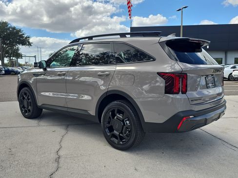 Used 2025 Kia Sorento SX Prestige w/ Olive Brown Leather Package image 6