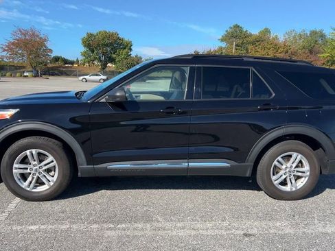 Used 2022 Ford Explorer XLT w/ Equipment Group 202A image 34