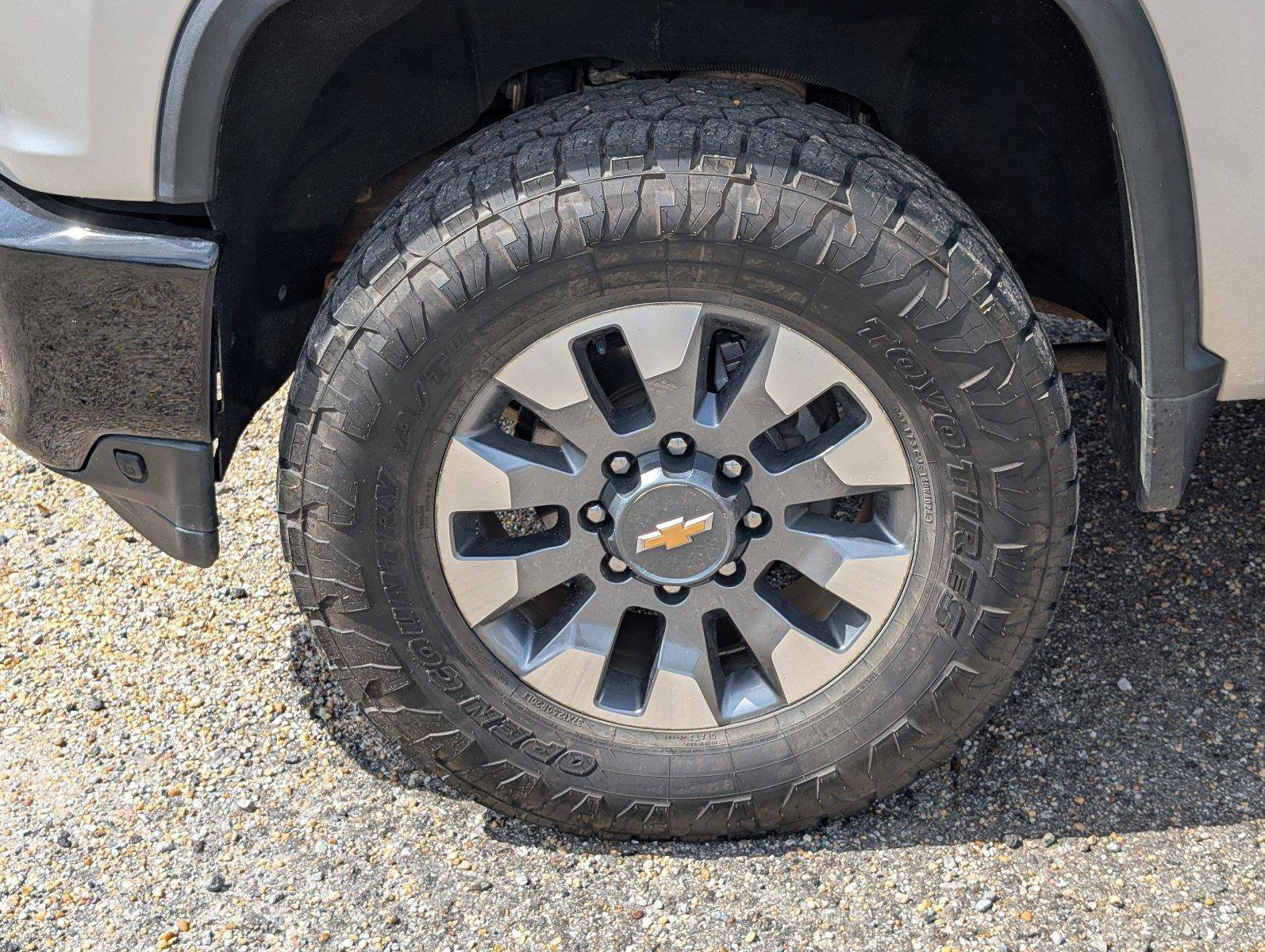 Used 2022 Chevrolet Silverado 2500 Custom w/ Custom Value Package AWD/4WD image 11