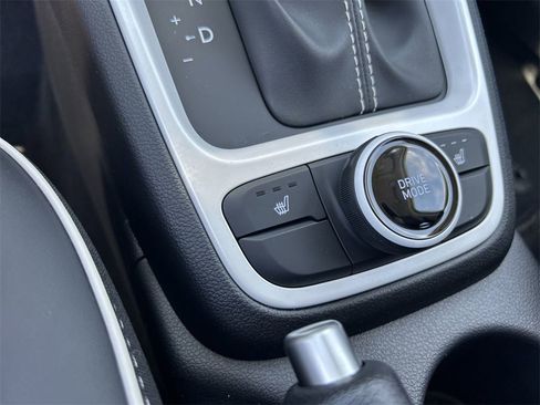 New 2025 Hyundai Venue Limited image 8