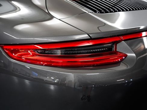Used 2019 Porsche 911 Carrera 4S AWD/4WD image 32
