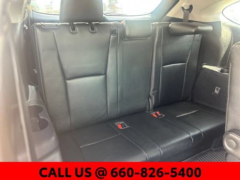 Used 2022 Toyota Highlander XLE AWD/4WD image 8