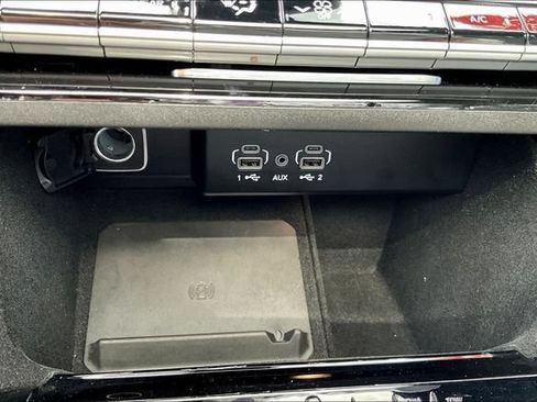 Used 2025 Jeep Wagoneer Series II w/ Convenience Group I AWD/4WD image 16