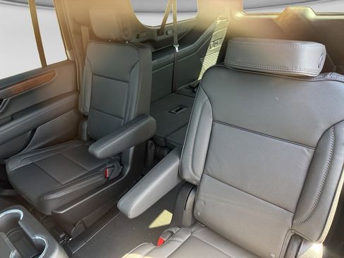 New 2026 GMC Yukon XL Denali w/ Sun & Power Step Package AWD/4WD image 16