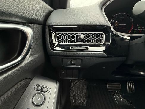 Certified 2025 Honda Civic Sport image 23