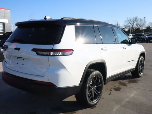 New 2025 Jeep Grand Cherokee L Limited image 24