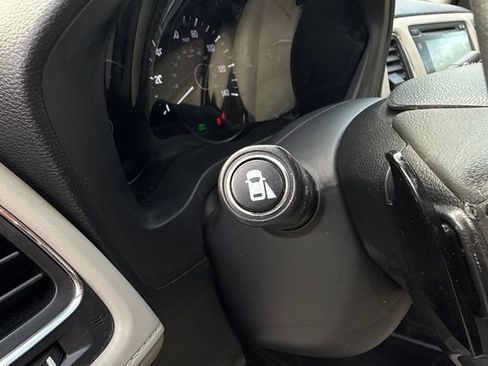Used 2018 Honda HR-V EX-L image 33