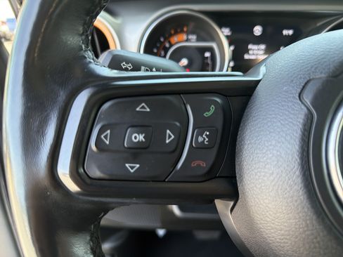 Used 2021 Jeep Gladiator Sport AWD/4WD image 29
