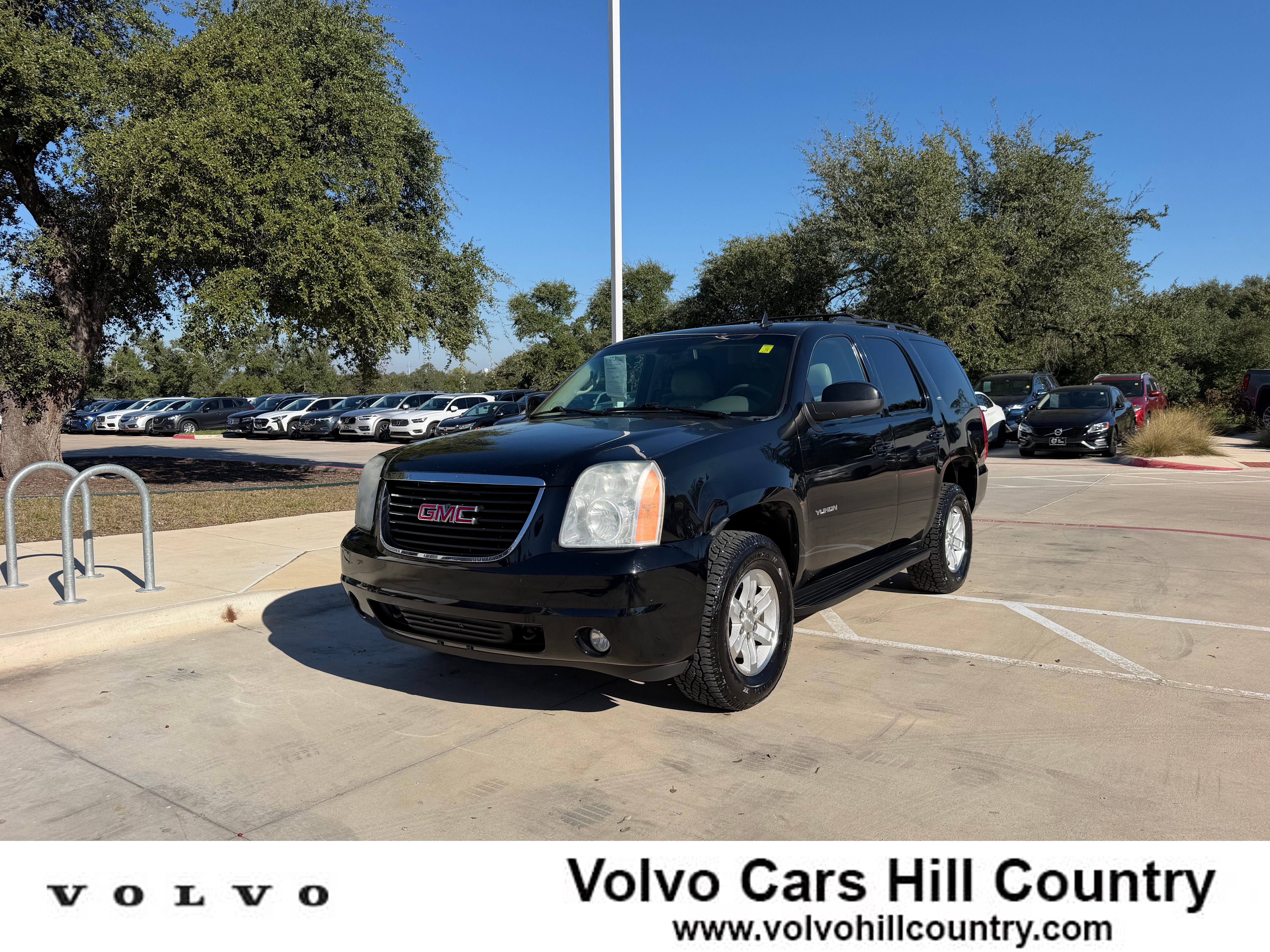 Used 2012 GMC Yukon SLT w/ SLT-2 Equipment Package AWD/4WD image 1