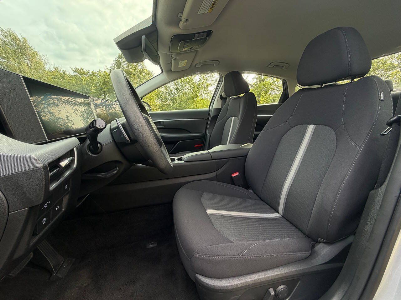 Used 2025 Hyundai Sonata SEL FWD image 11