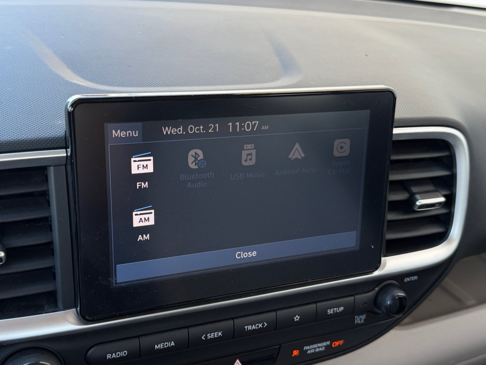 Used 2025 Hyundai Venue SEL FWD image 23