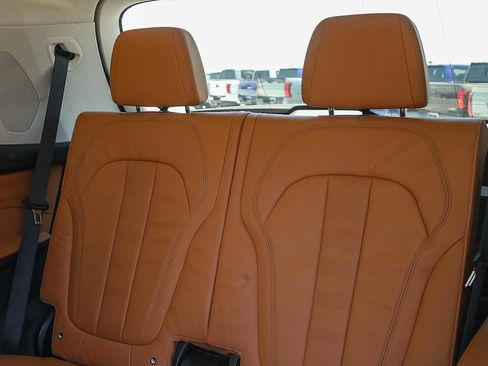 Used 2019 BMW X7 xDrive40i w/ Parking Assistance Package image 19