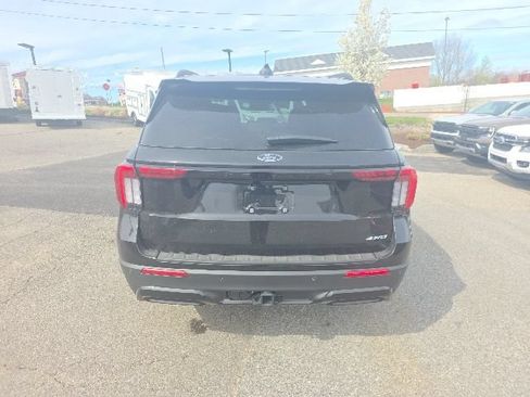 New 2026 Ford Explorer ST-Line w/ ST-Line Street Pack AWD/4WD image 4