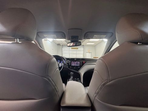 Used 2020 Toyota Camry SE w/ Convenience Package image 16