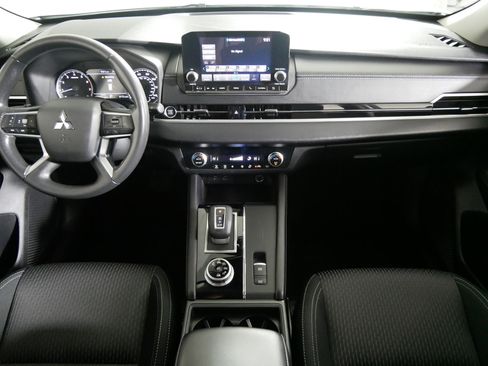 Used 2022 Mitsubishi Outlander ES AWD/4WD image 10