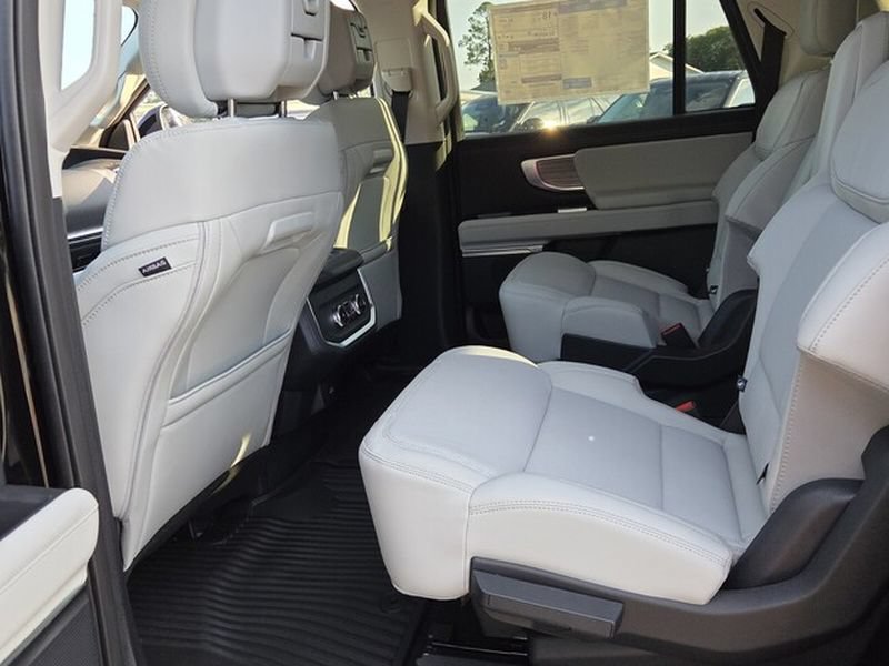 New 2027 Ford Expedition Max Platinum AWD/4WD image 7