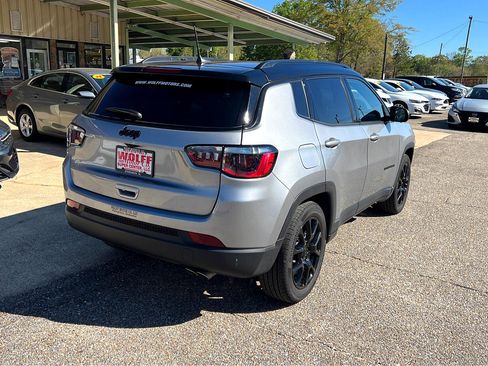 Used 2022 Jeep Compass Latitude w/ Sun and Sound Group image 10