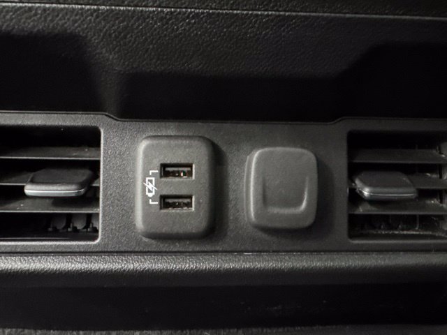 Used 2022 Chevrolet Silverado 1500 RST w/ Bed Protection Package AWD/4WD image 26