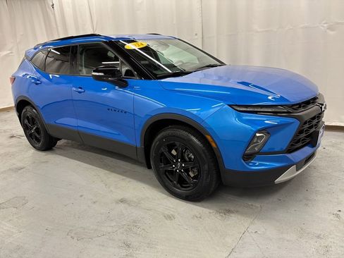 Used 2024 Chevrolet Blazer LT w/ Midnight/Sport Edition image 7