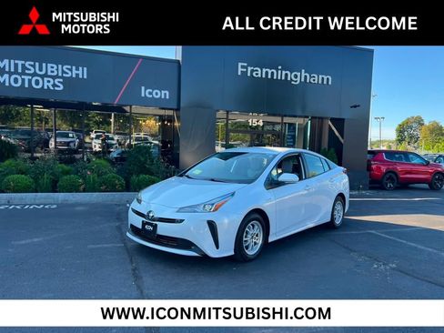 Used 2022 Toyota Prius LE FWD image 1