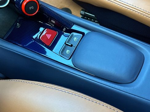 Used 2019 Ferrari 488 Pista Coupe RWD image 24