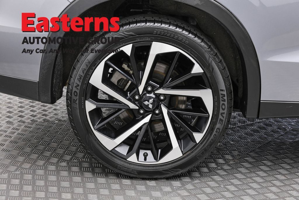Used 2024 Mitsubishi Outlander SE AWD/4WD image 32