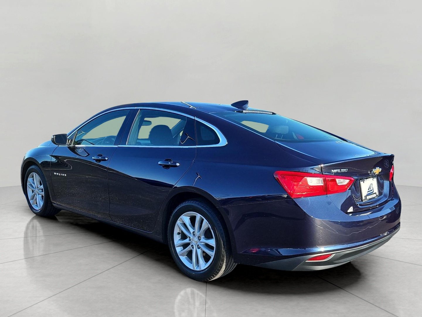 Used 2017 Chevrolet Malibu LT FWD image 6
