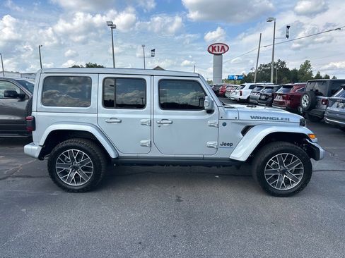 Used 2024 Jeep Wrangler High Altitude image 2