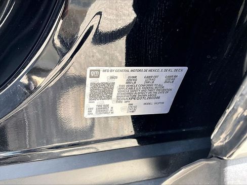 Used 2026 Chevrolet Equinox LT AWD/4WD image 35