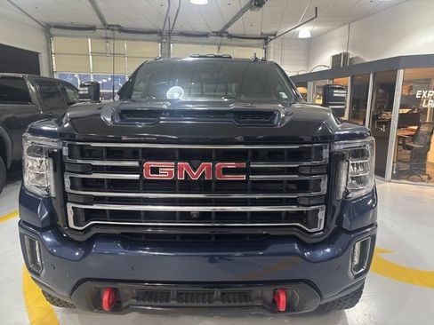 Used 2023 GMC Sierra 2500 AT4 w/ AT4 Premium Plus Package AWD/4WD image 10