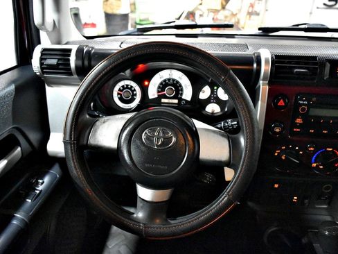 Used 2007 Toyota FJ Cruiser 2WD image 36