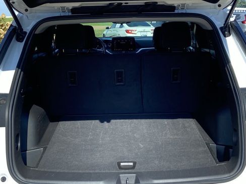 Used 2025 Chevrolet Blazer LT FWD image 26