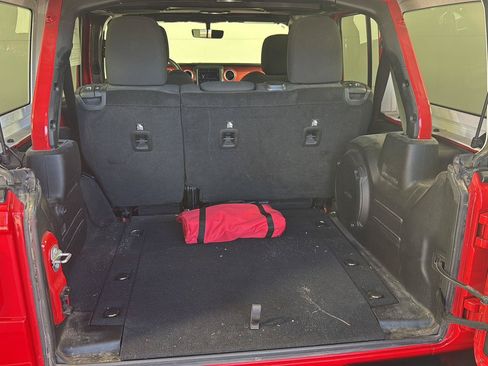 Used 2018 Jeep Wrangler Unlimited Rubicon AWD/4WD image 6