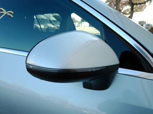 Used 2025 Mercedes-Benz GLC 300 image 24