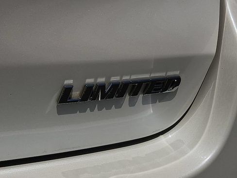 Used 2018 Toyota Highlander Limited FWD image 9
