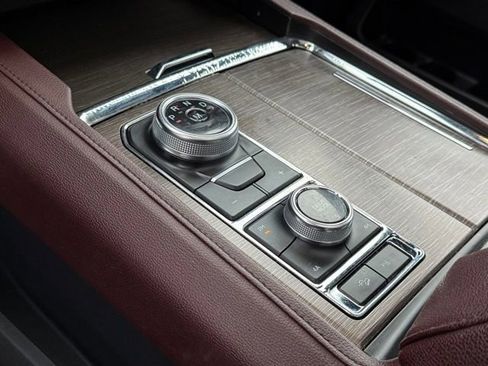 Used 2024 Ford Expedition Max Limited image 24