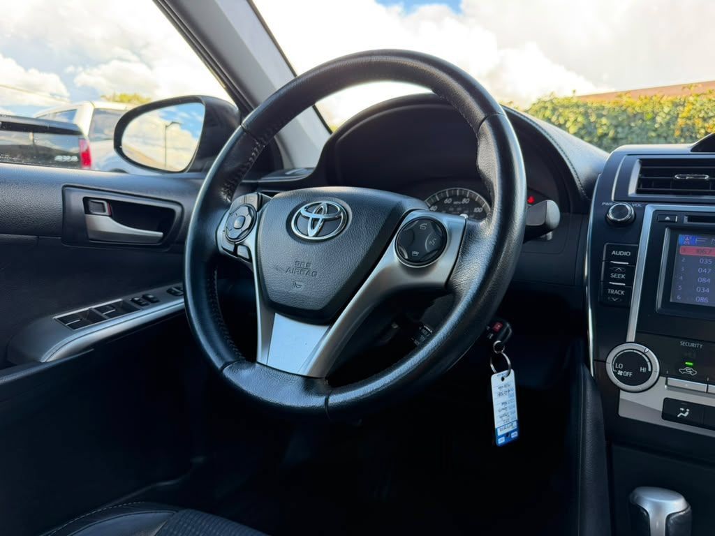 Used 2012 Toyota Camry SE FWD image 8