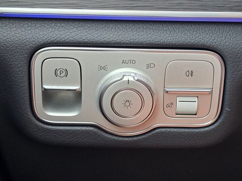 New 2026 Mercedes-Benz GLS 450 4MATIC image 40