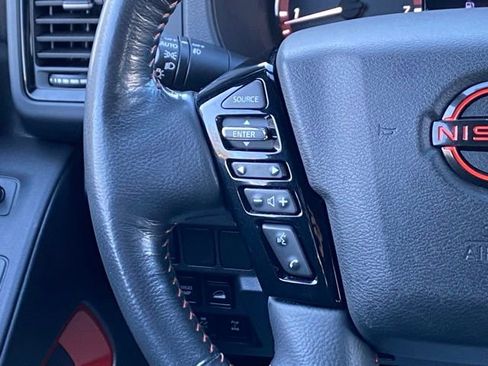 Used 2022 Nissan Frontier PRO-4X image 41